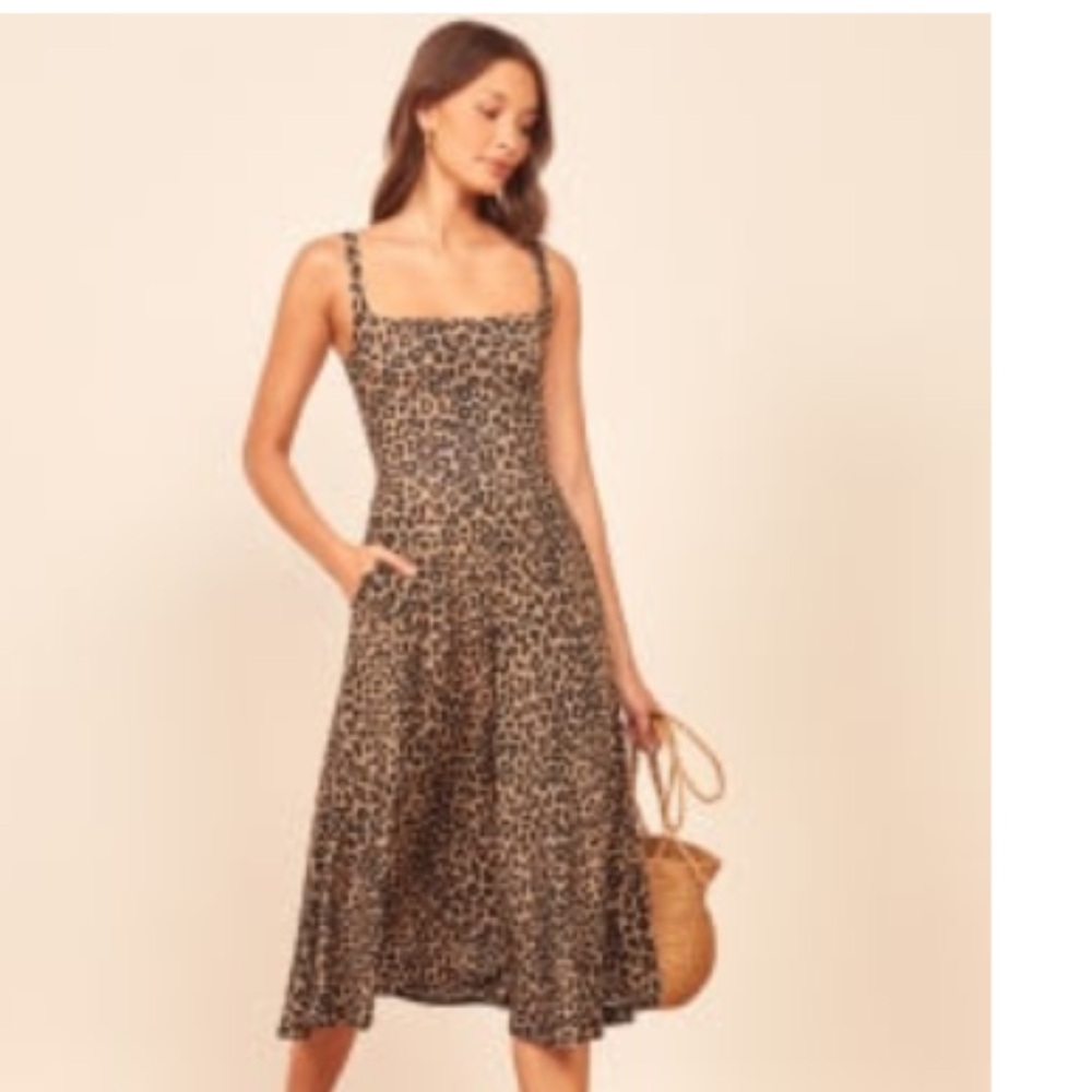 Reformation Mary dress in medium leopard print, has pockets